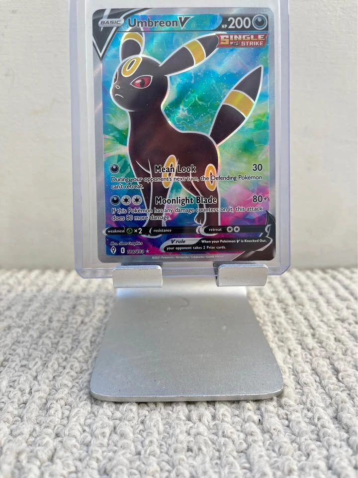 Umbreon V (Full Art) Evolving Skies Ultra Rare 188/203