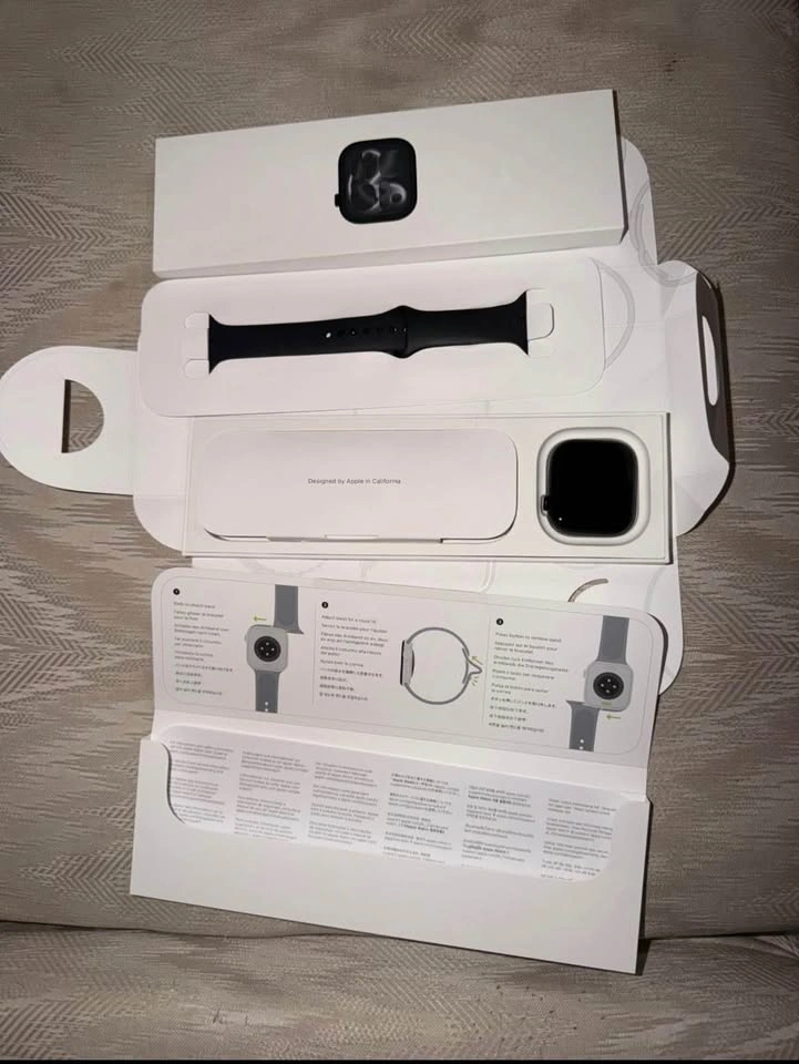 Apple Watch Series 11 [46mm] [GPS] - Black Aluminum - Like New - photo 5