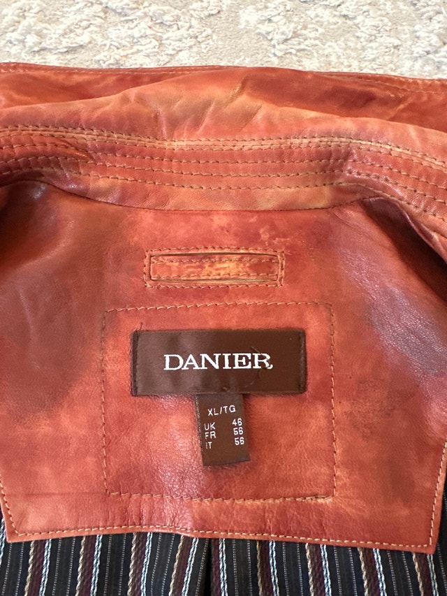 Danier men's distressed leather jacket in a cognac brown hue. - photo 5