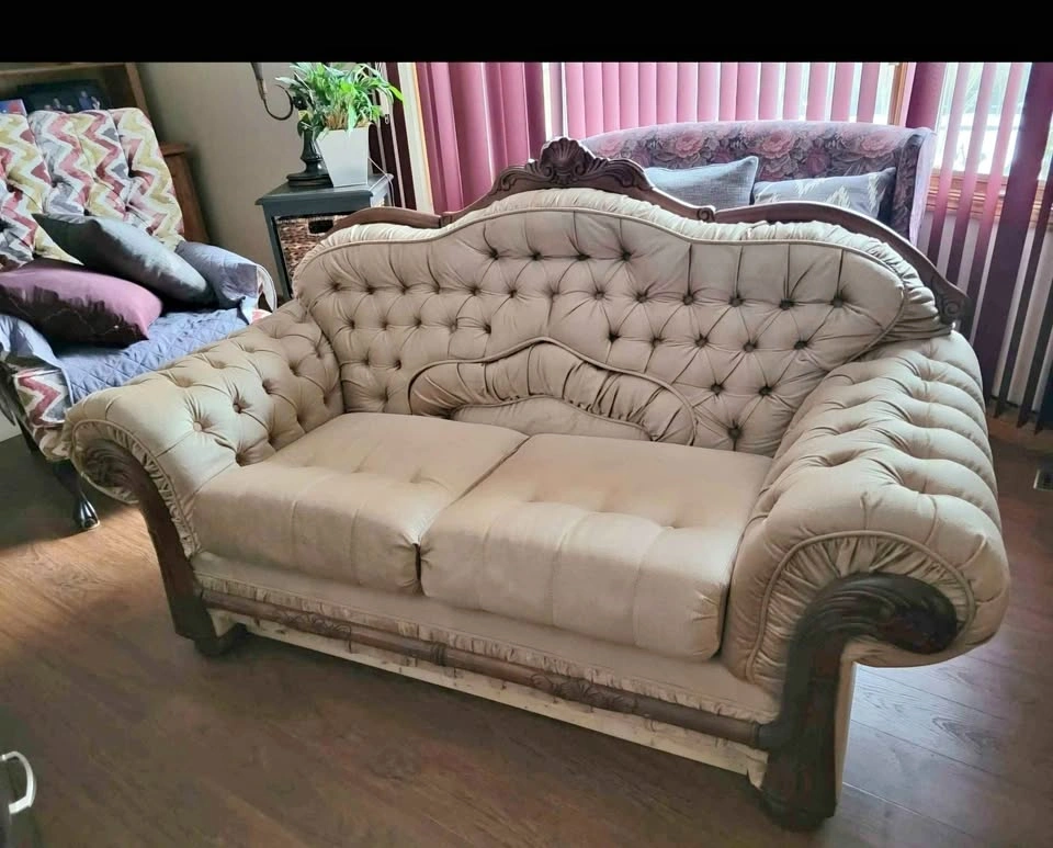 3-Piece Victorian Style Couch Set