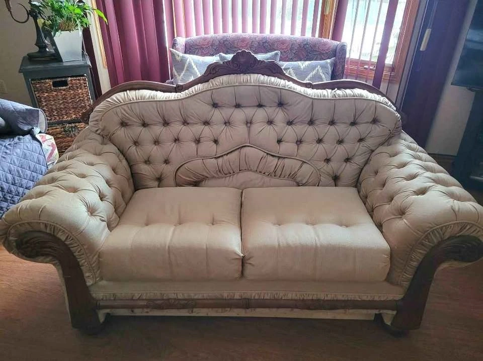 3-Piece Victorian Style Couch Set - photo 4