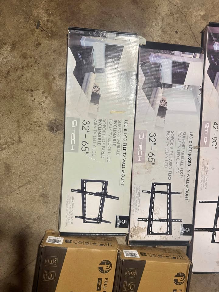 TV wall mount Tilted or fixed on the wall