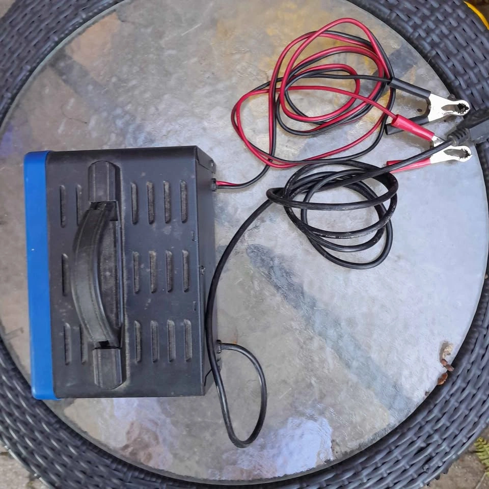 The Powerfist 2/6/10A Battery Charger - photo 2