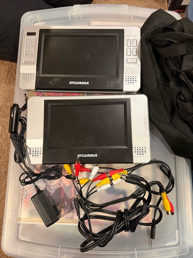 Sylvania Dual DVD Travel Screens