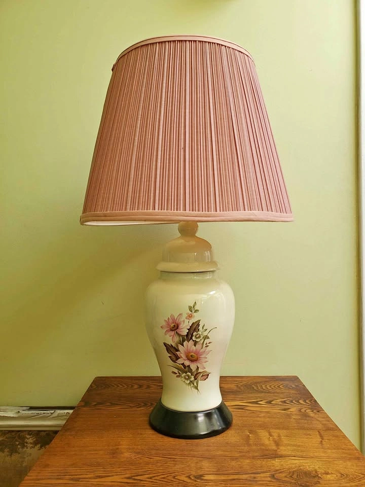 Large table lamp