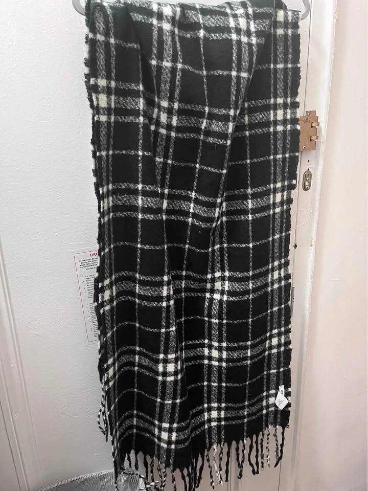 Luxe Wool Co. Essential Plaid Scarf - photo 2