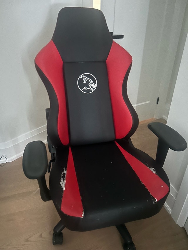 Arozzi Gaming Chair