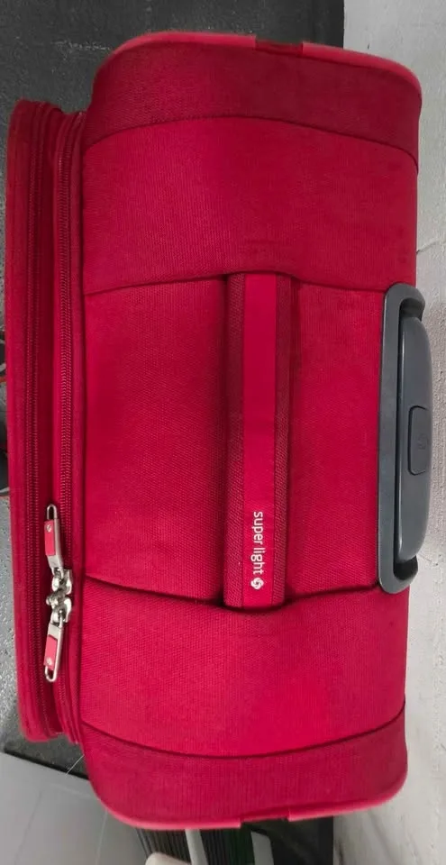 Samsonite 26" Spinner Suitcase – Good Condition - photo 2