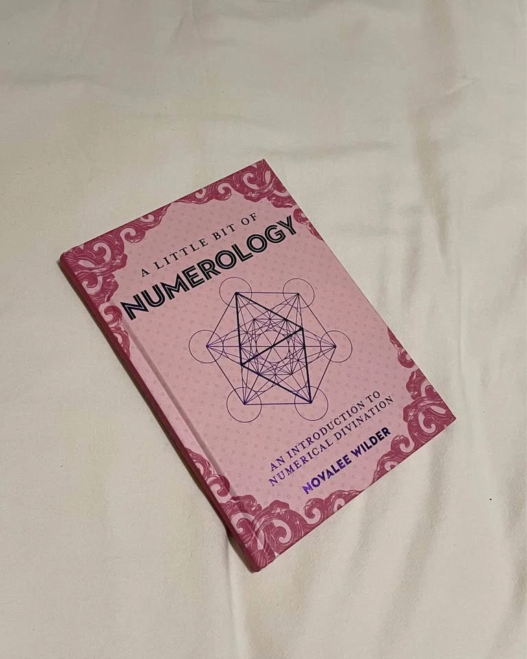 Astrology, Auras, Chakras, Numerology Books - Set of 4 - photo 5