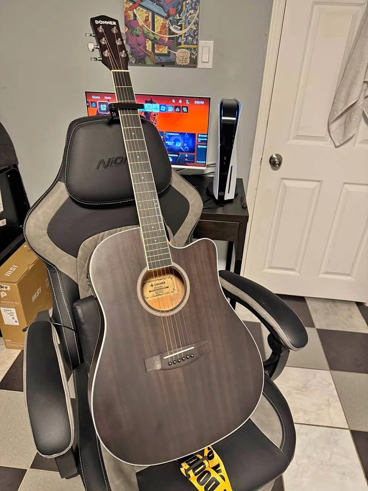 Donner DCE-1 Acoustic Electric Guitar Bundle