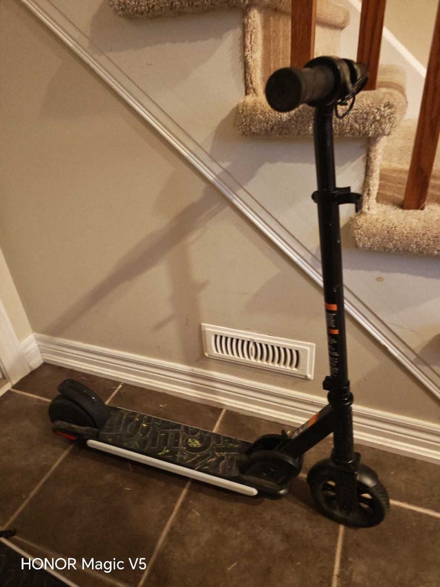Jetson Omega electric scooter - photo 3