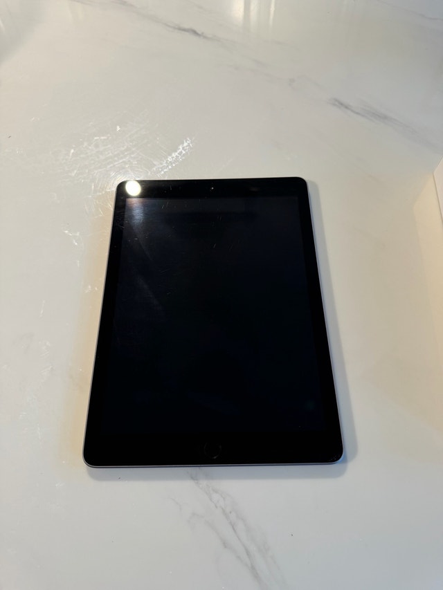 Apple iPad 6th Generation 128GB - photo 2