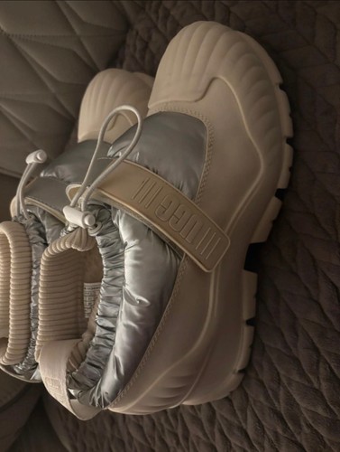 Ugg Silver Puffer Snow Boots - photo 3
