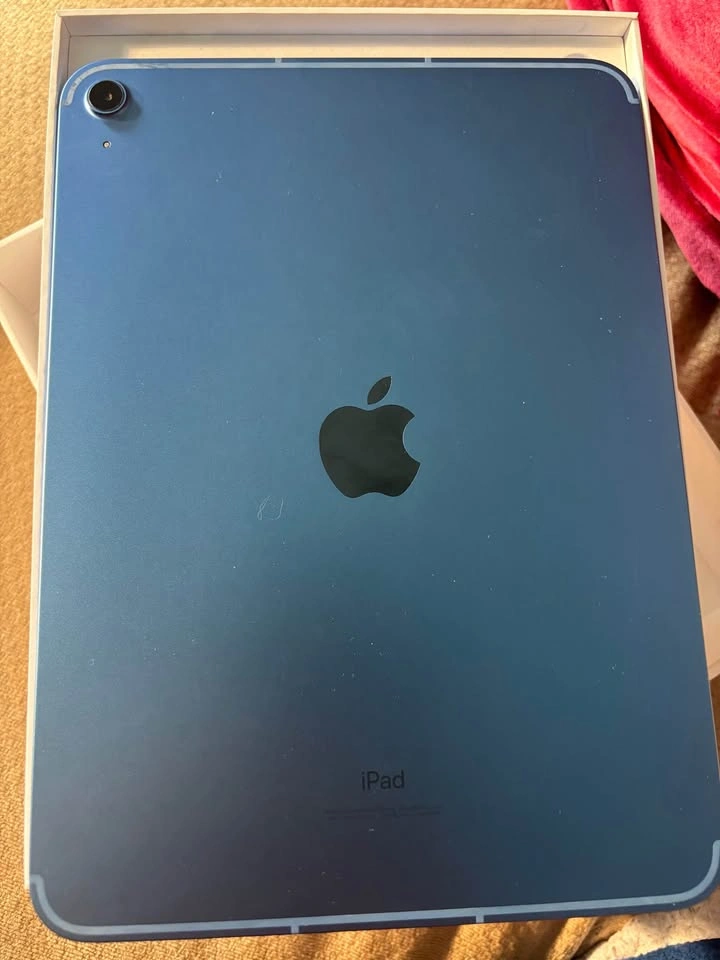 iPad 10th Generation - photo 3