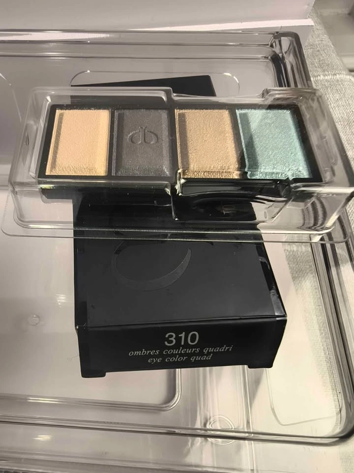 Clé de Peau Beauté Eye Color Quad refill (Shade 310 / Moon Beam) - photo 2