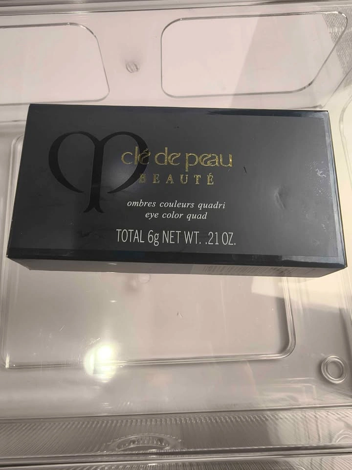 Clé de Peau Beauté Eye Color Quad refill (Shade 310 / Moon Beam) - photo 4