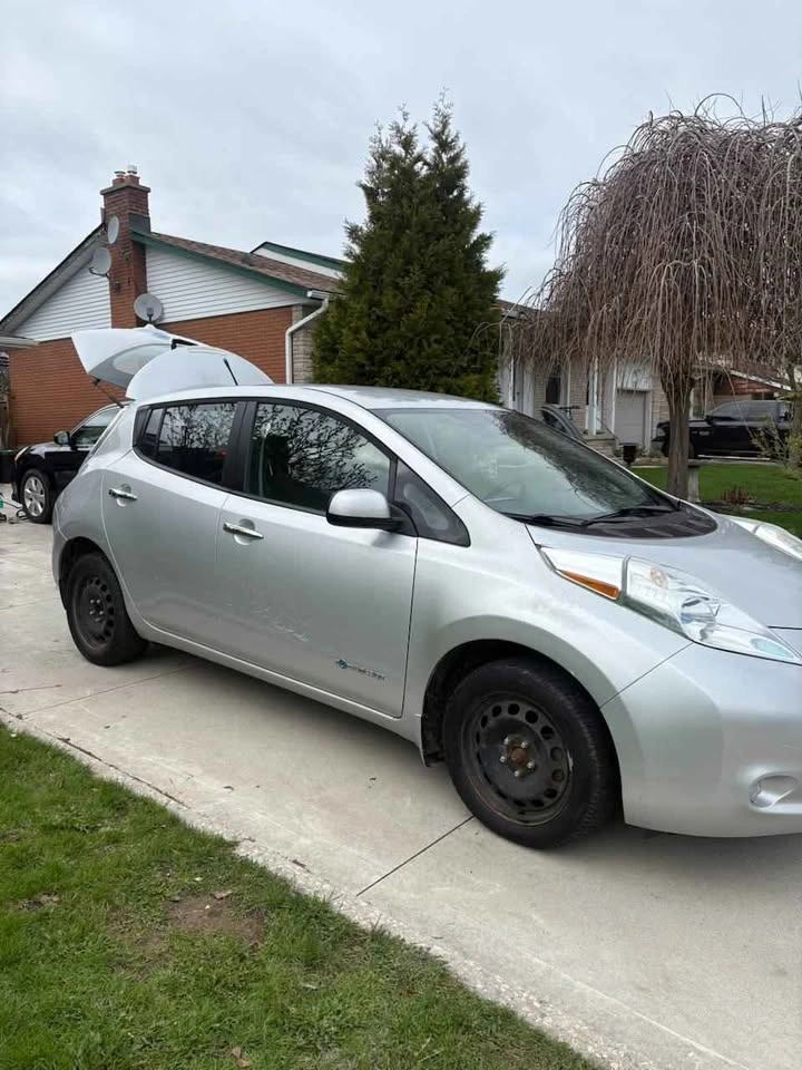 2014 Nissan Leaf - photo 5