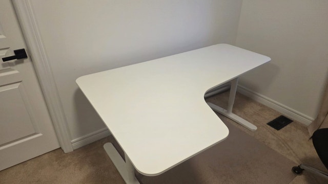 IKEA Bekant L-Shaped Desk - photo 3