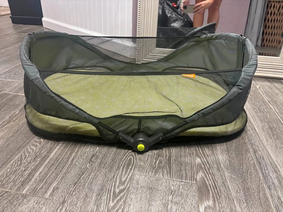 Travel bassinet