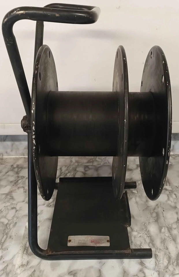 Hannay Reels AVX-100 Portable Cable Reel - photo 4