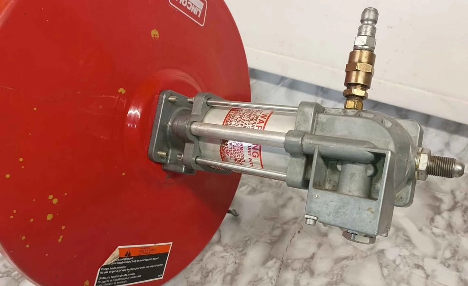 Lincoln Industrial Pneumatic Grease Pump for Keg/Barrel - photo 4