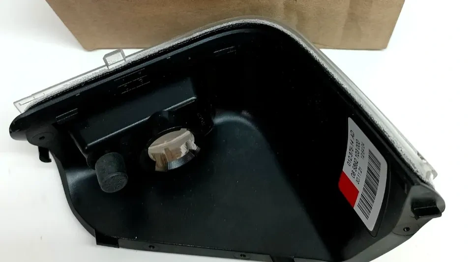 Mercedes Turn Signal Light Lens for Sprinter - photo 4