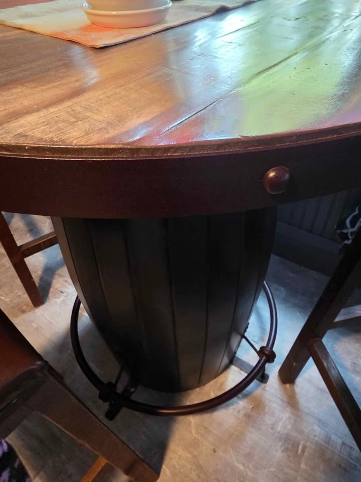 Barrel Style Pub Table & 4 stools - photo 2