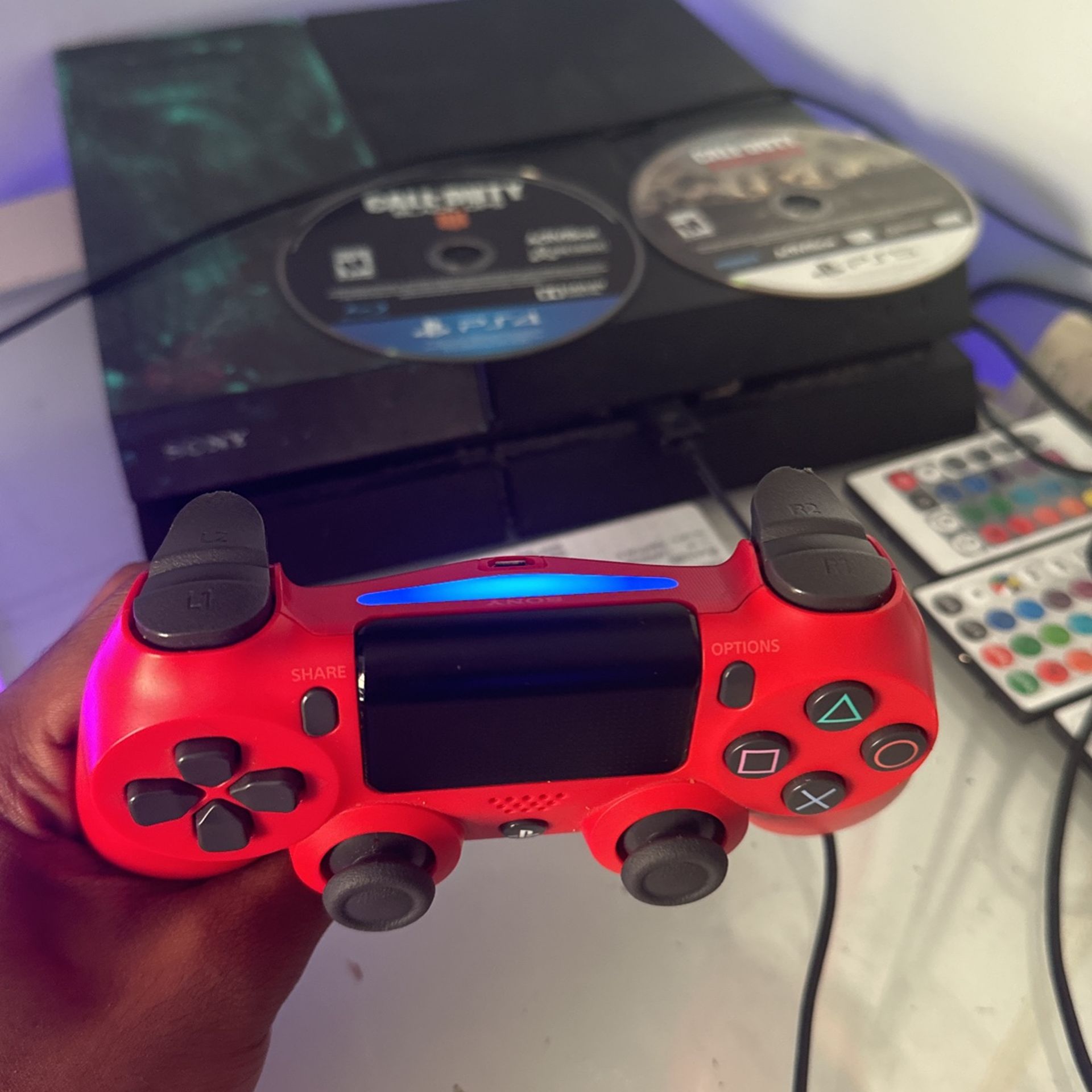 PS4 + 2 C.O.D GAMES
