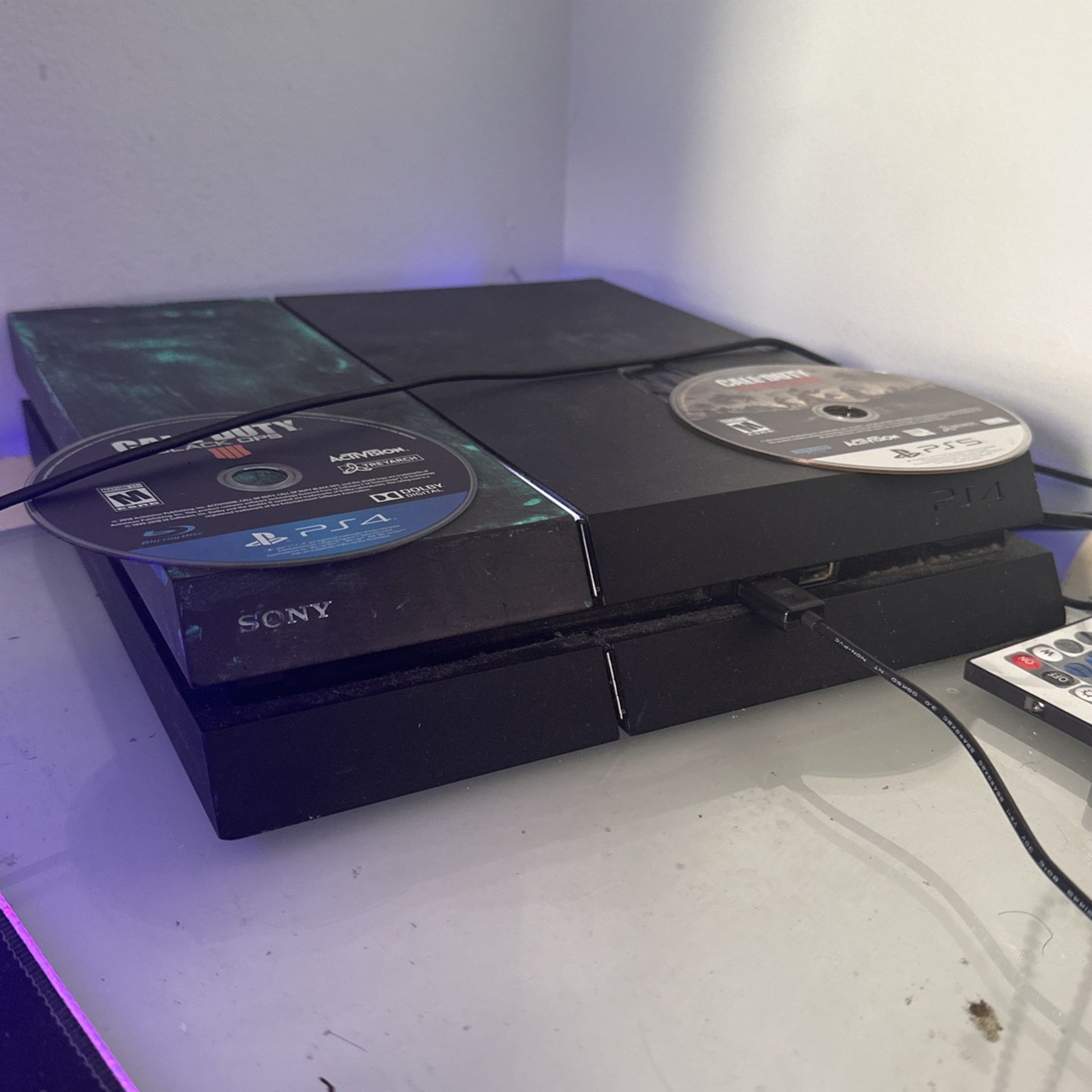 PS4 + 2 C.O.D GAMES - photo 3