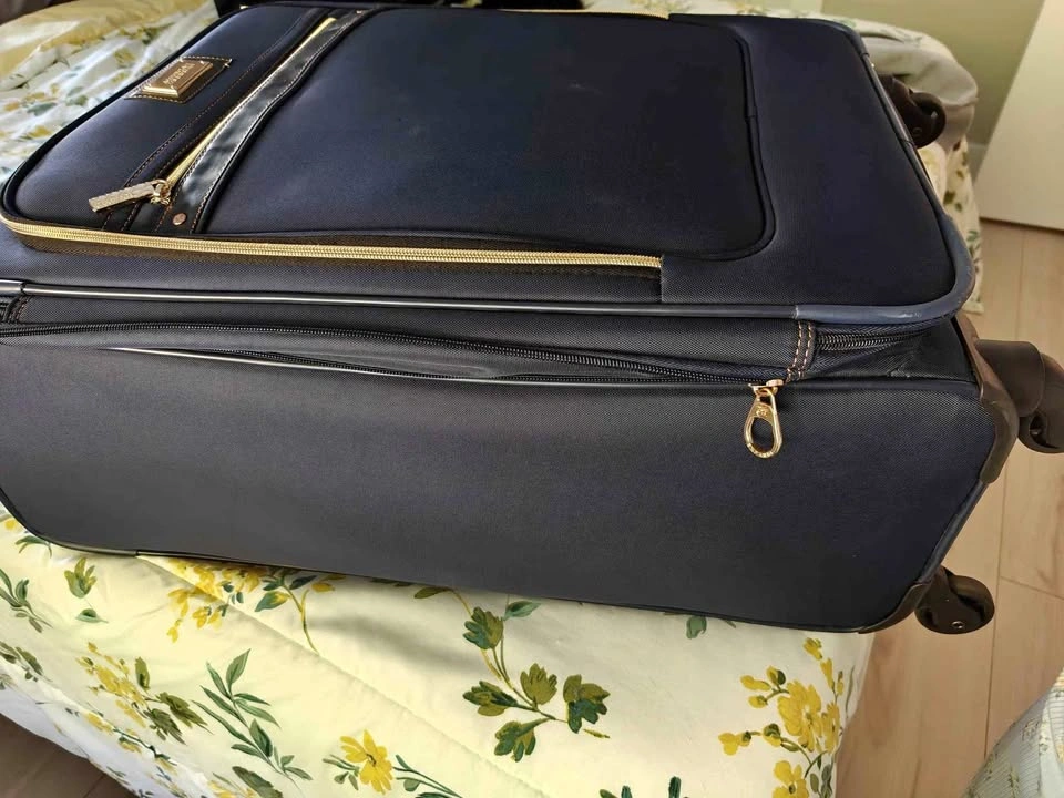 American Tourister Spinner Suitcase 19.5inch