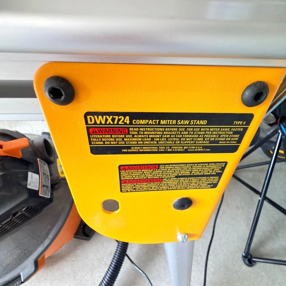 DEWALT 20V MAX 7-1/4" Cordless Miter Saw and Stand - photo 5