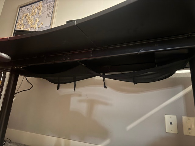 Arozzi Gaming Desk and Vitesse Gaming Chair - photo 5