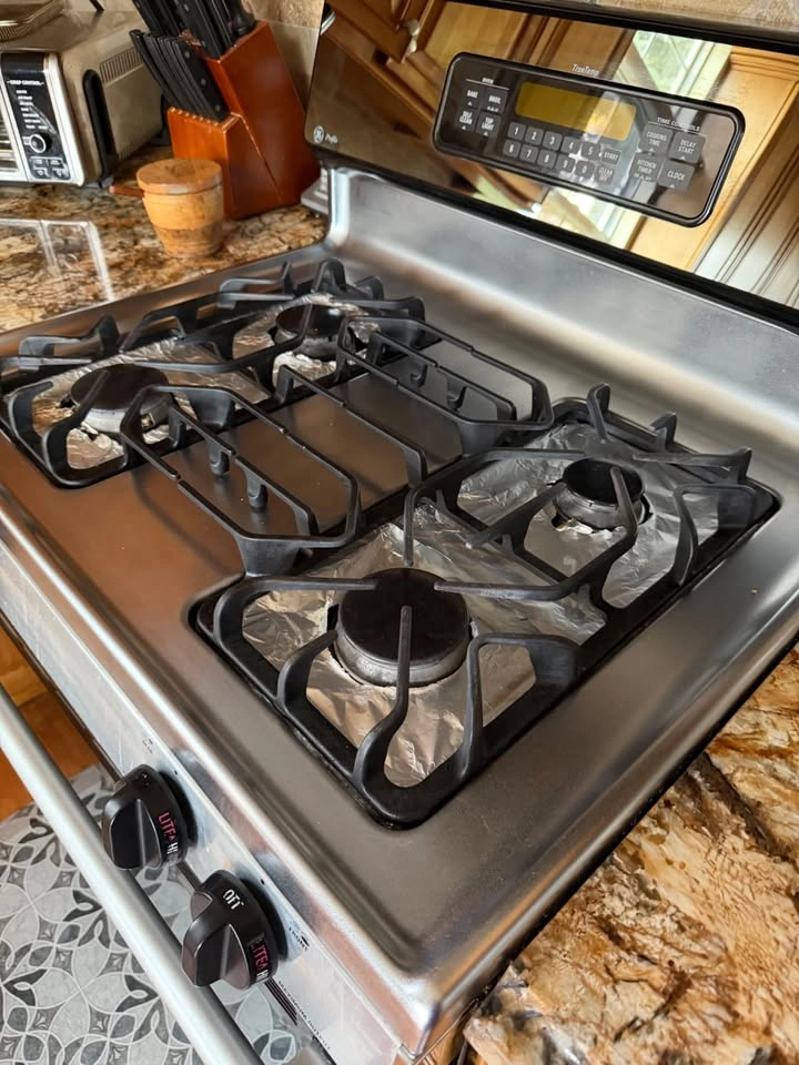 GE Profile Stainless Steel Gas Range and Oven - photo 3