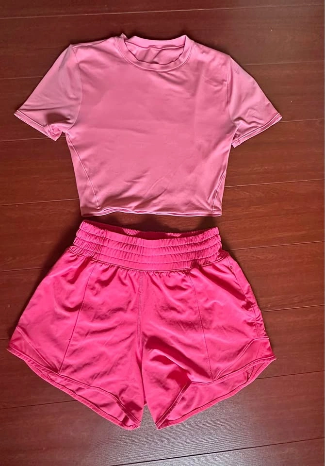 Lululemon Hotty Hot shorts size 2 and Crop Top