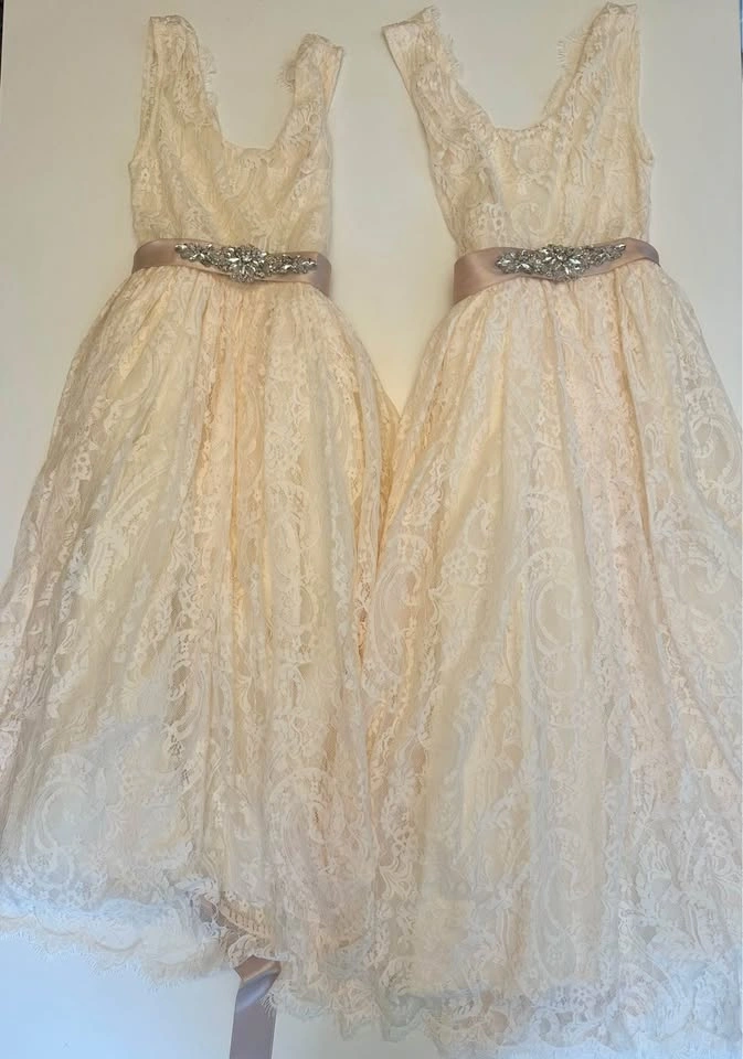 Flower girl, lace dress, size 7/8 and 10/12 Jewel Satin sash - photo 2