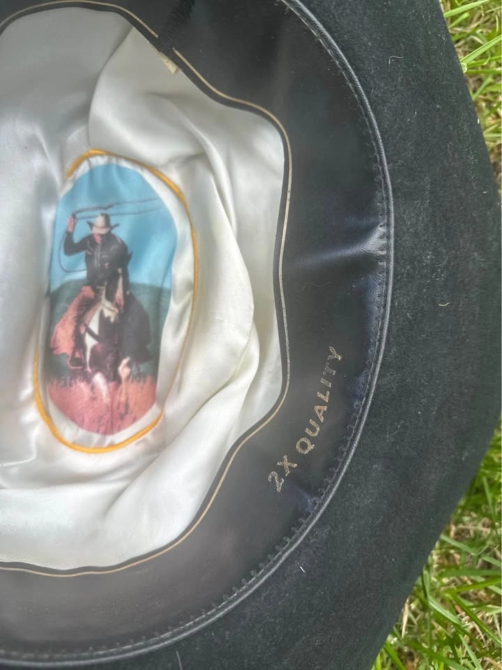 Cowboy hats - photo 3