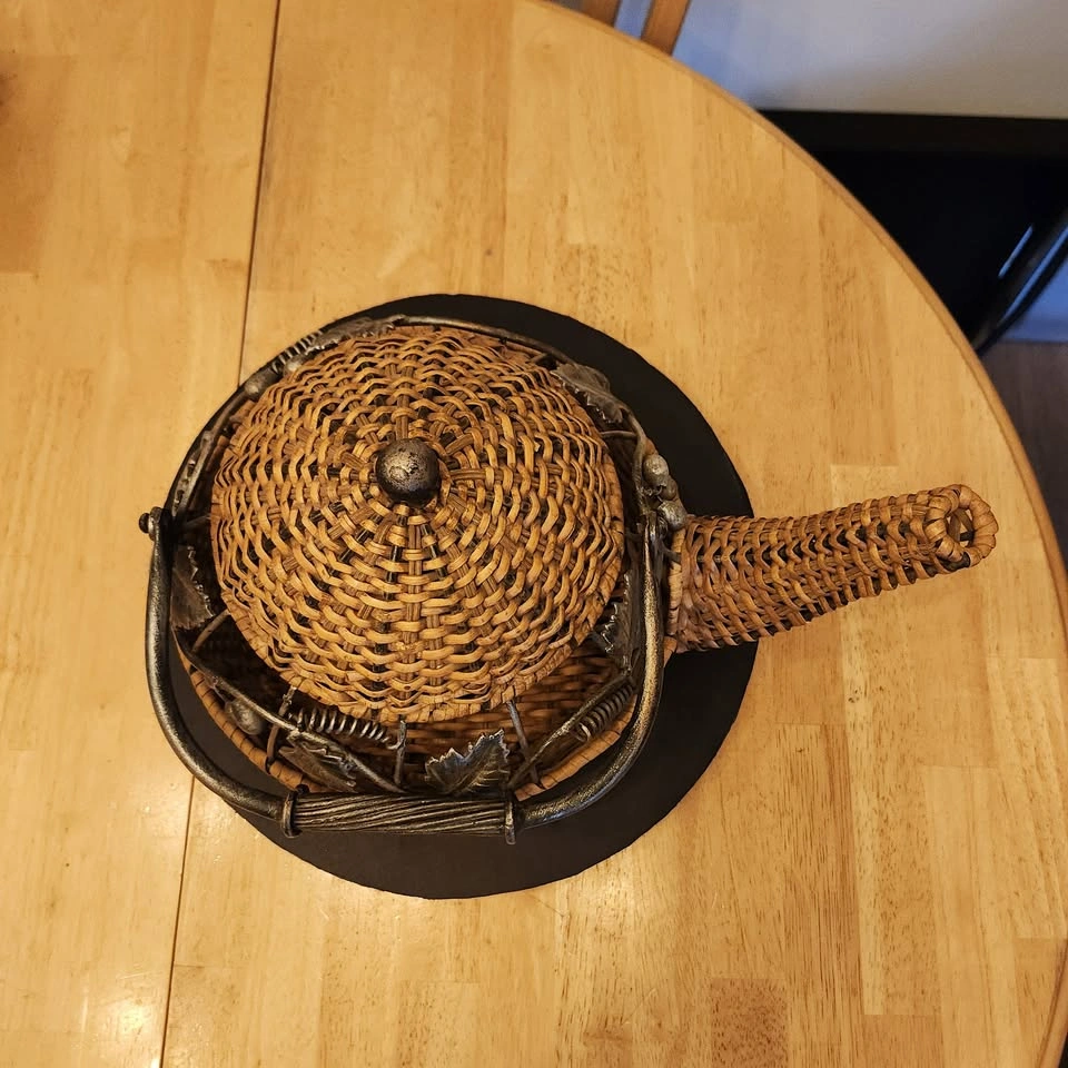 Beautiful Wicker Rattan and Iron Accented Tea Storage Basket - photo 3