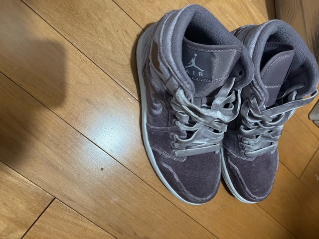 Nike Air Jordan 1 Mid Velvet Shoes - photo 2