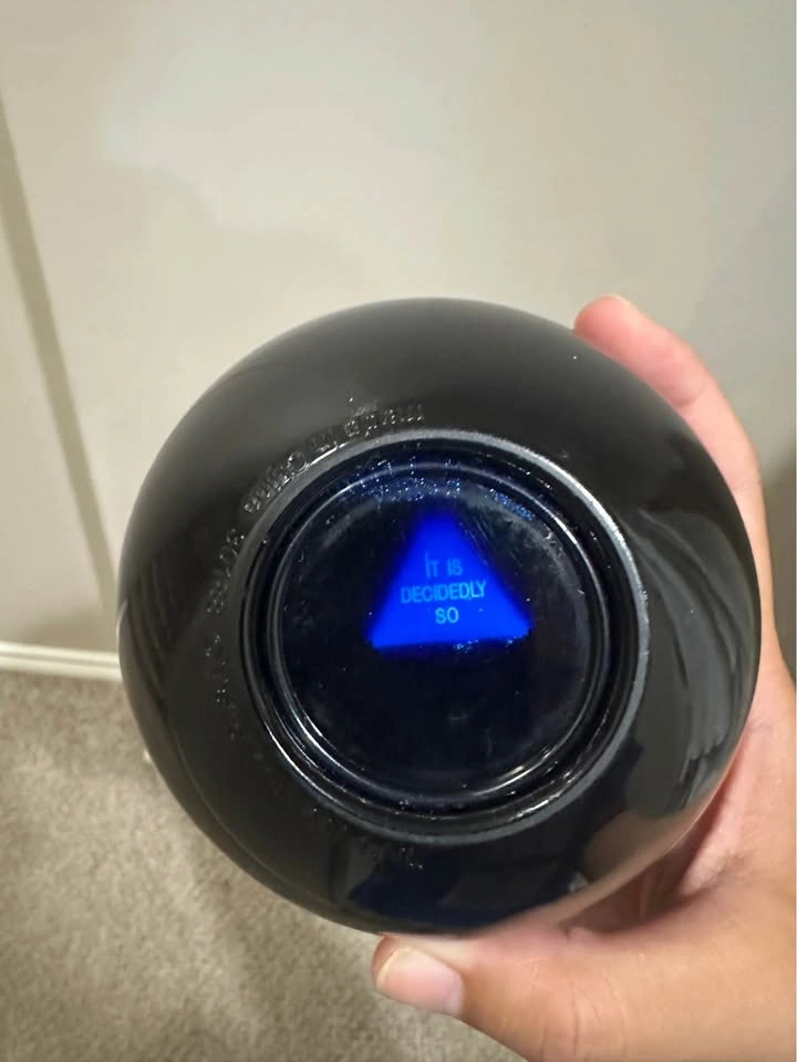 Magic 8 Ball - photo 2
