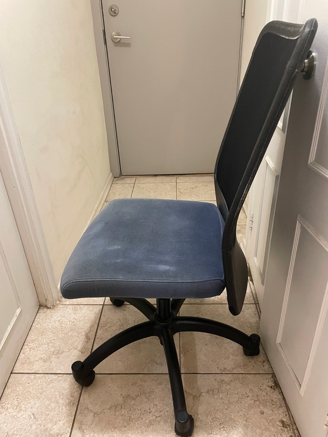 Armless Ergonomic Mesh Office Task Chair - photo 4