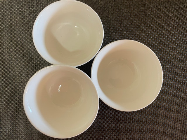 Set of 3 White Honeycomb Textured Porcelain Bowls - photo 3
