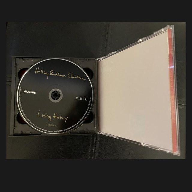Hillary Rodham Clinton: Living History Audiobook CD Set - photo 3