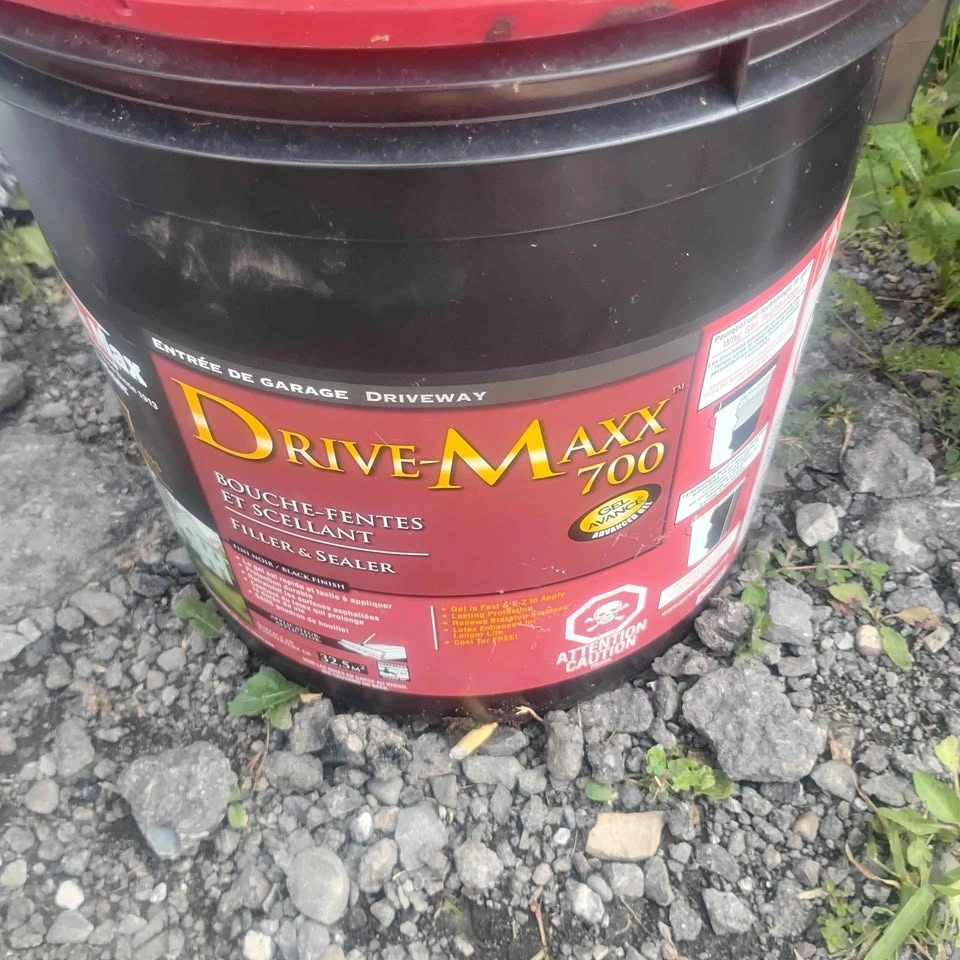 Drive-Maxx 700 Driveway Filler & Sealer