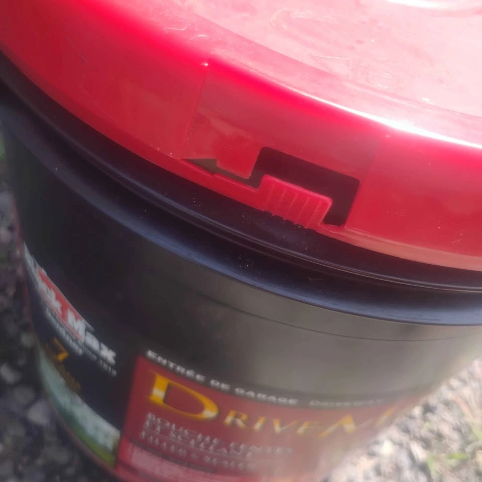 Drive-Maxx 700 Driveway Filler & Sealer - photo 3