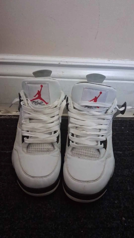 Jordan 4 White Cement Size 8.5 - photo 2