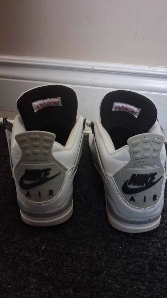 Jordan 4 White Cement Size 8.5 - photo 3