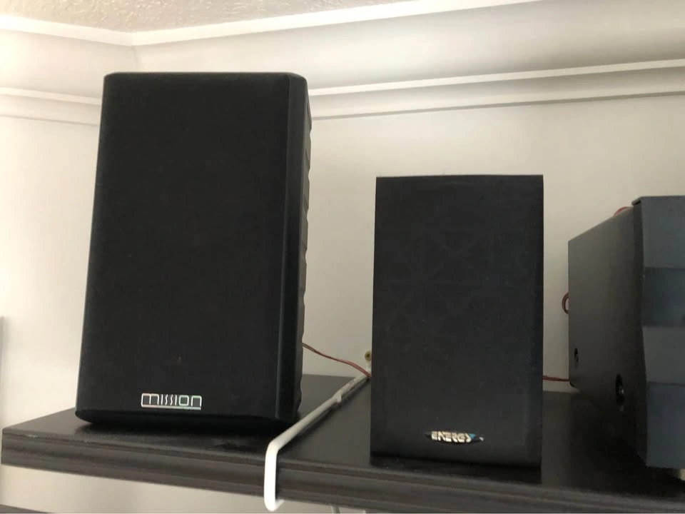 Yamaha RX-V493 AV Receiver with Mission and Energy Speakers - photo 3
