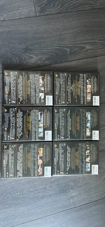 James Bond 007 Ultimate Edition DVD Collection - 6 Movies - photo 3