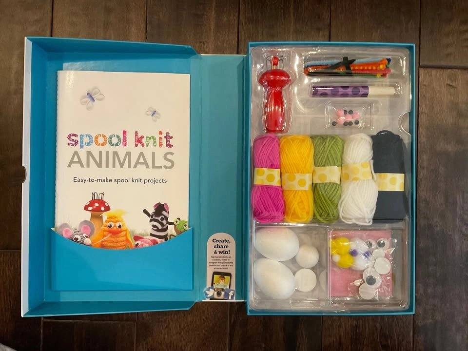 New SpiceBox Spool Knit Animals Kids’ Craft Kit – Complete - photo 2