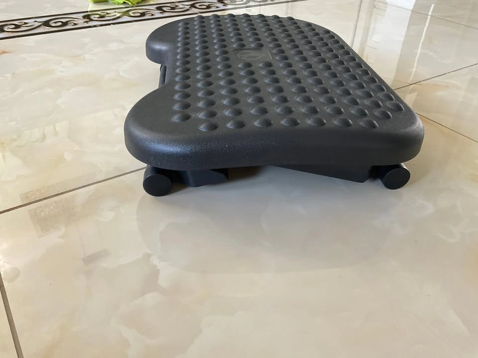 Adjustable Ergonomic Office Footrest – Under Desk Leg Support - photo 3